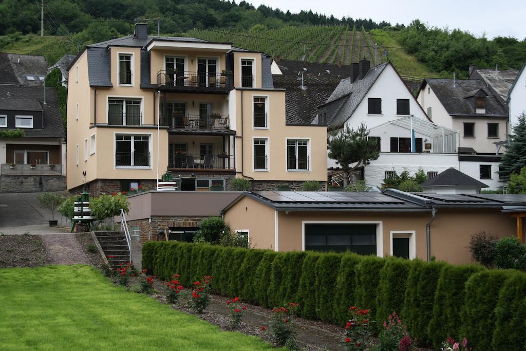 Weingut Goeres Hotel Briedel Exterior photo