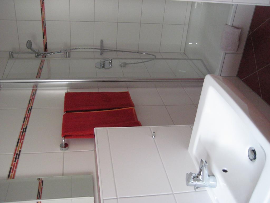 Weingut Goeres Hotel Briedel Room photo