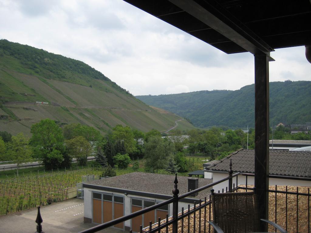 Weingut Goeres Hotel Briedel Room photo