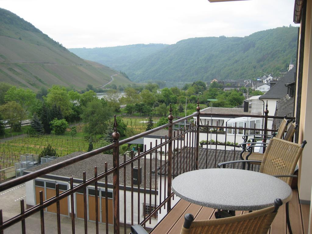 Weingut Goeres Hotel Briedel Room photo